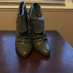 Report Ankle Boots